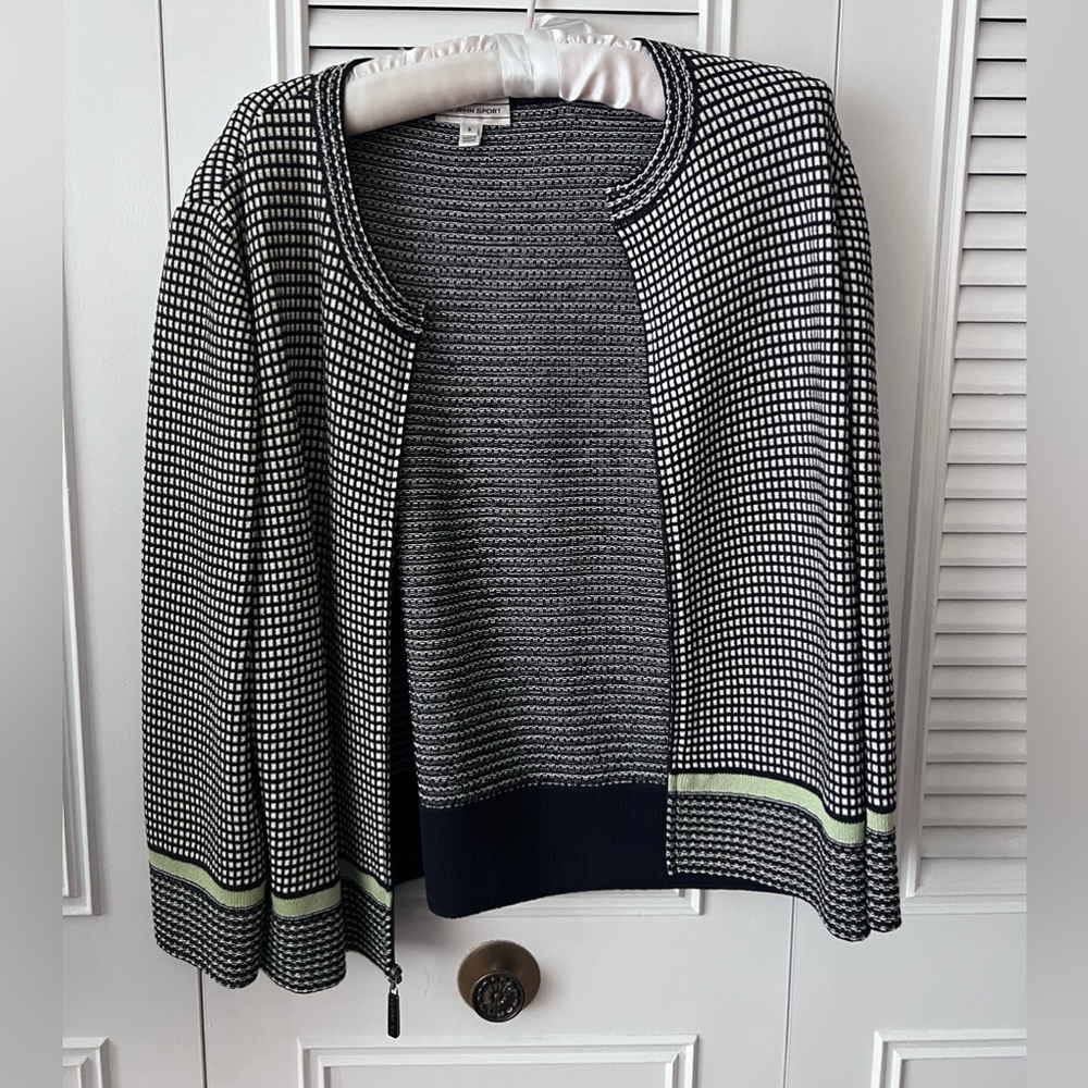 St John sport women’s small zip up